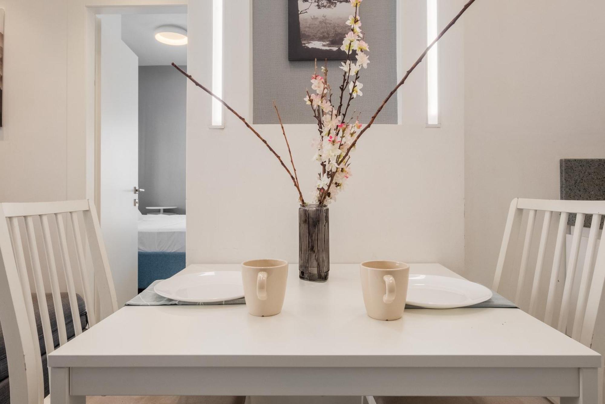 Dinning Room, Bedroom And Balcony Jerusalén Exterior foto